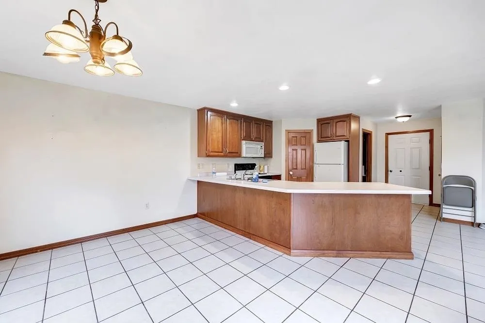 713 Edge Point Ct, De Pere, WI 54115