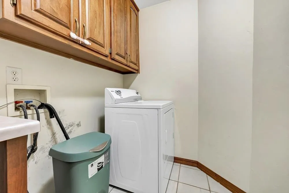 713 Edge Point Ct, De Pere, WI 54115