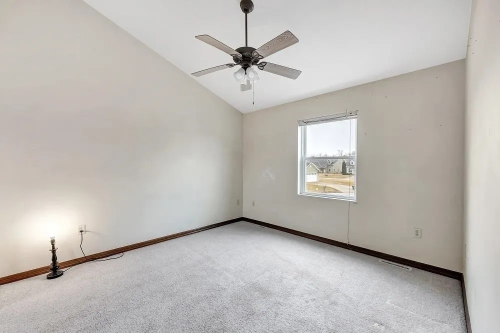 713 Edge Point Ct, De Pere, WI 54115