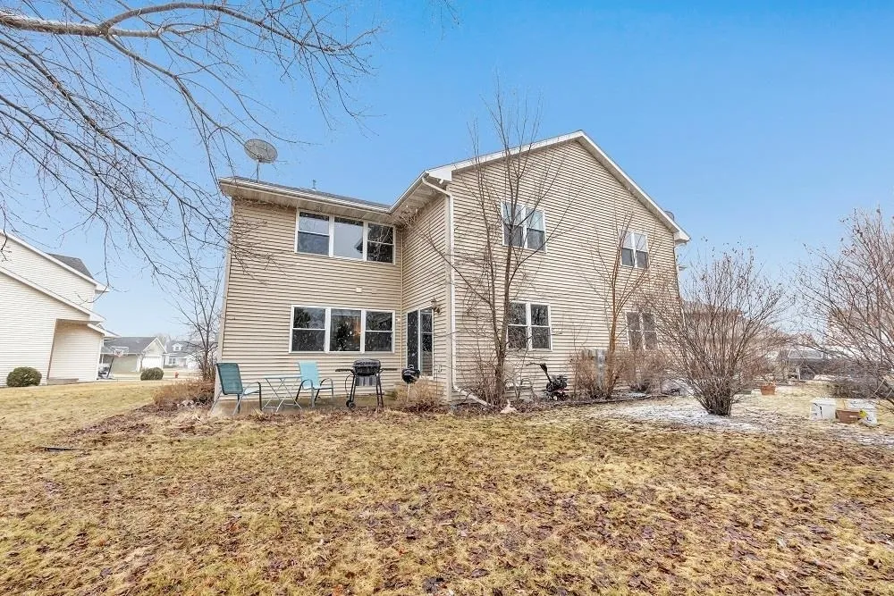 713 Edge Point Ct, De Pere, WI 54115