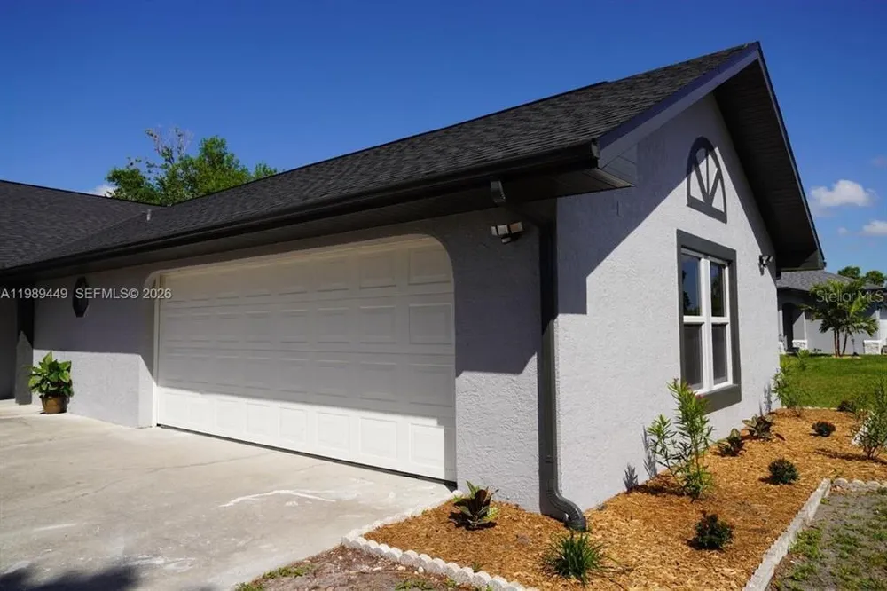 563 Presque Isle Dr, Port Charlotte, FL 33954