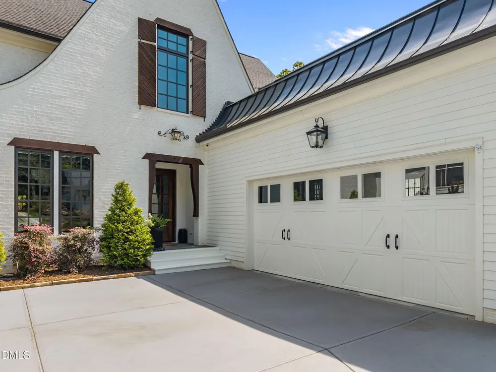 2118 Cowper Dr, Raleigh, NC 27608-1324
