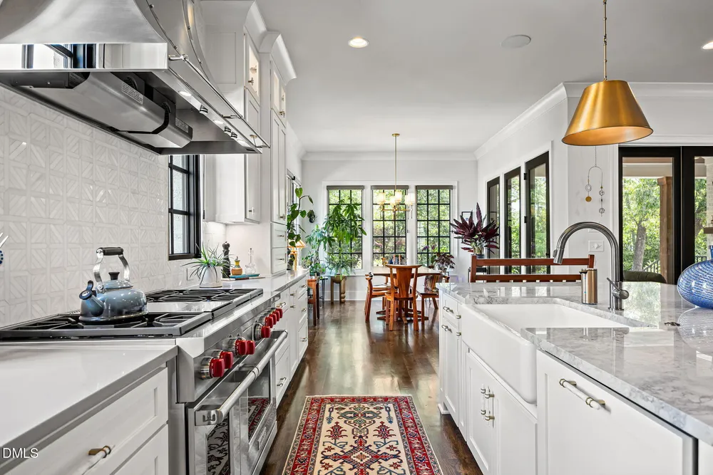 2118 Cowper Dr, Raleigh, NC 27608-1324
