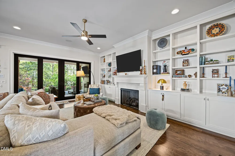 2118 Cowper Dr, Raleigh, NC 27608-1324