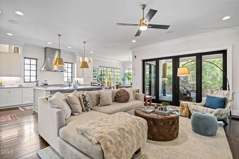 2118 Cowper Dr, Raleigh, NC 27608-1324