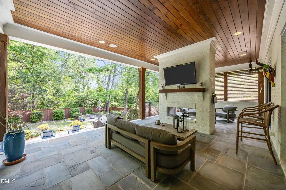2118 Cowper Dr, Raleigh, NC 27608-1324