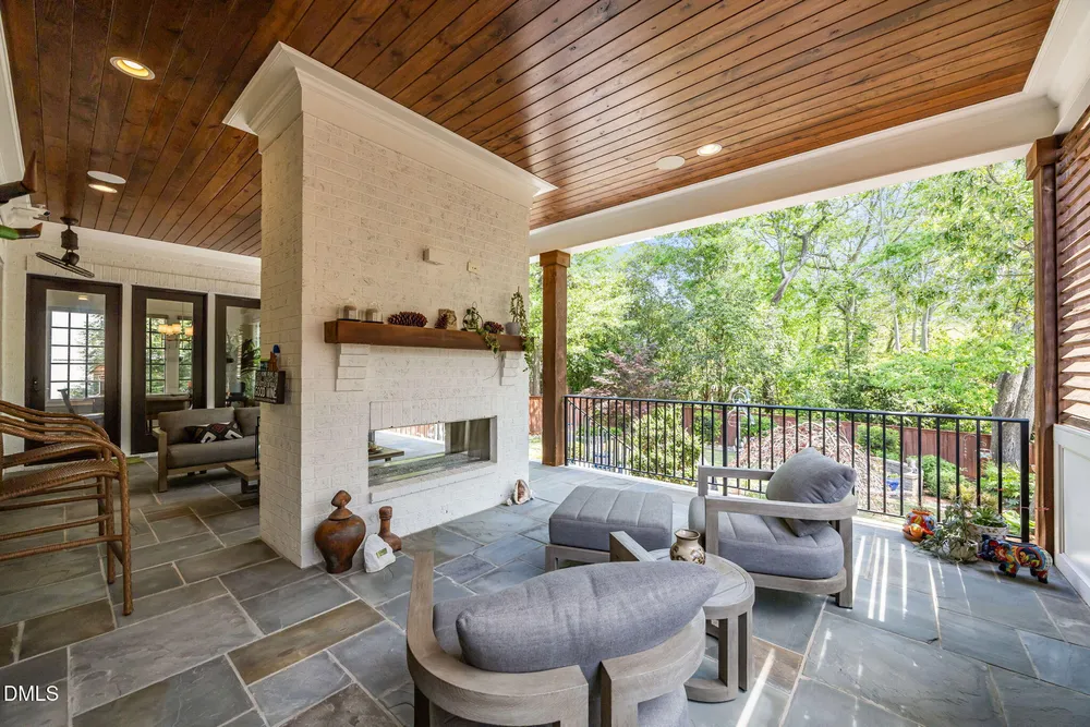 2118 Cowper Dr, Raleigh, NC 27608-1324