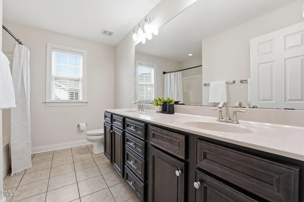 418 Stranraer Ct, Fuquay-Varina, NC 27526