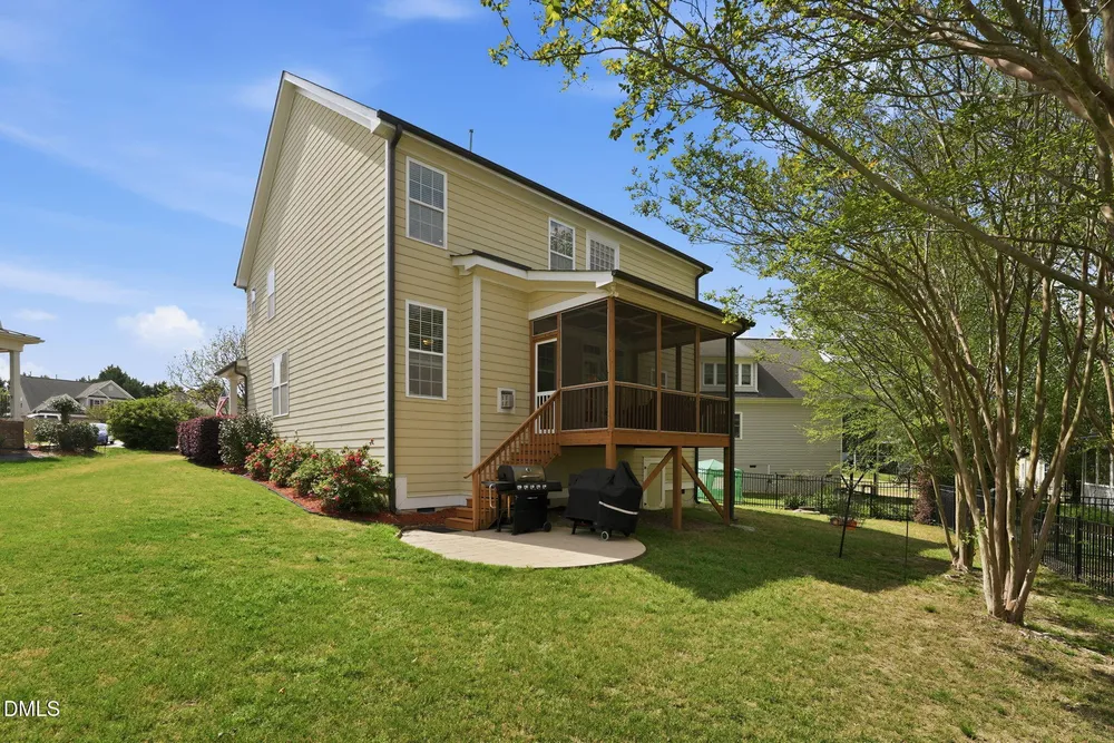 418 Stranraer Ct, Fuquay-Varina, NC 27526