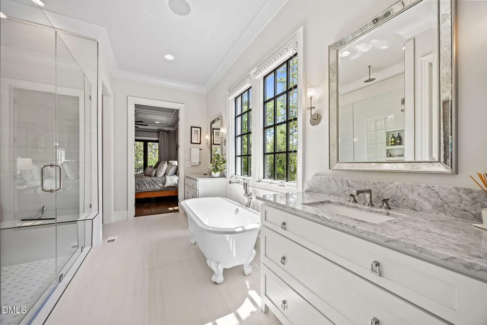 2118 Cowper Dr, Raleigh, NC 27608-1324