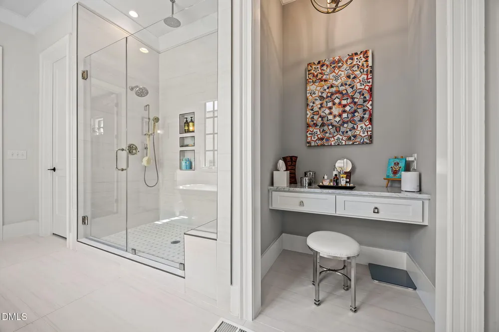 2118 Cowper Dr, Raleigh, NC 27608-1324