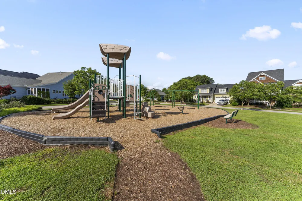 418 Stranraer Ct, Fuquay-Varina, NC 27526