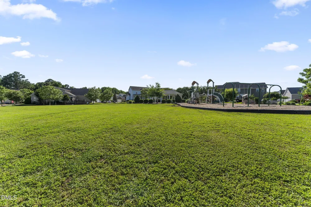 418 Stranraer Ct, Fuquay-Varina, NC 27526