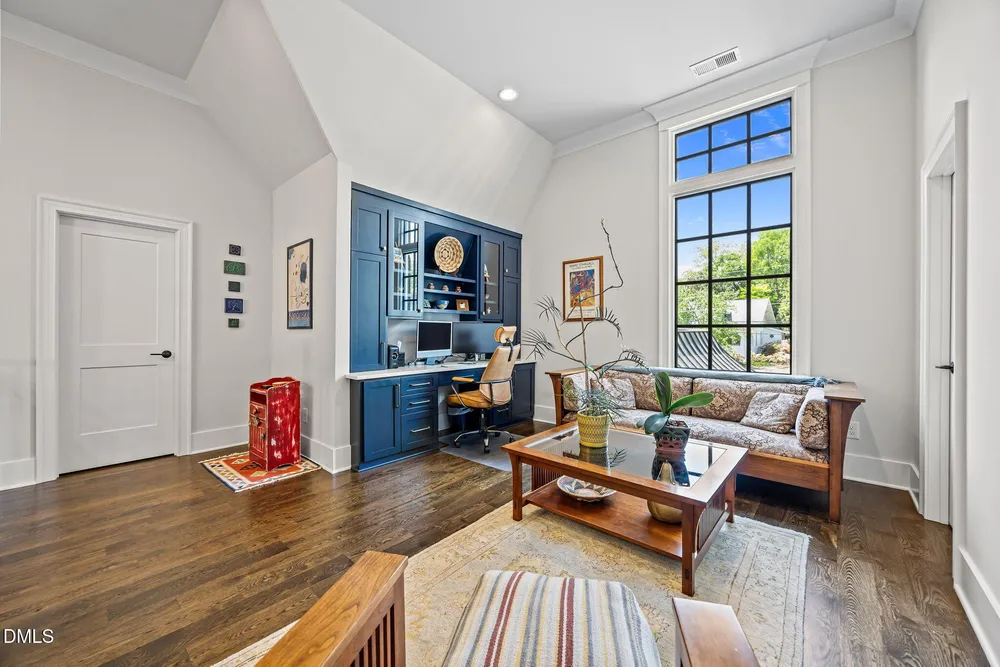 2118 Cowper Dr, Raleigh, NC 27608-1324