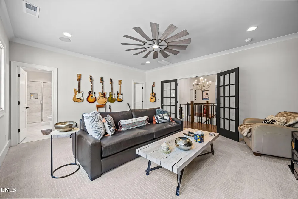 2118 Cowper Dr, Raleigh, NC 27608-1324