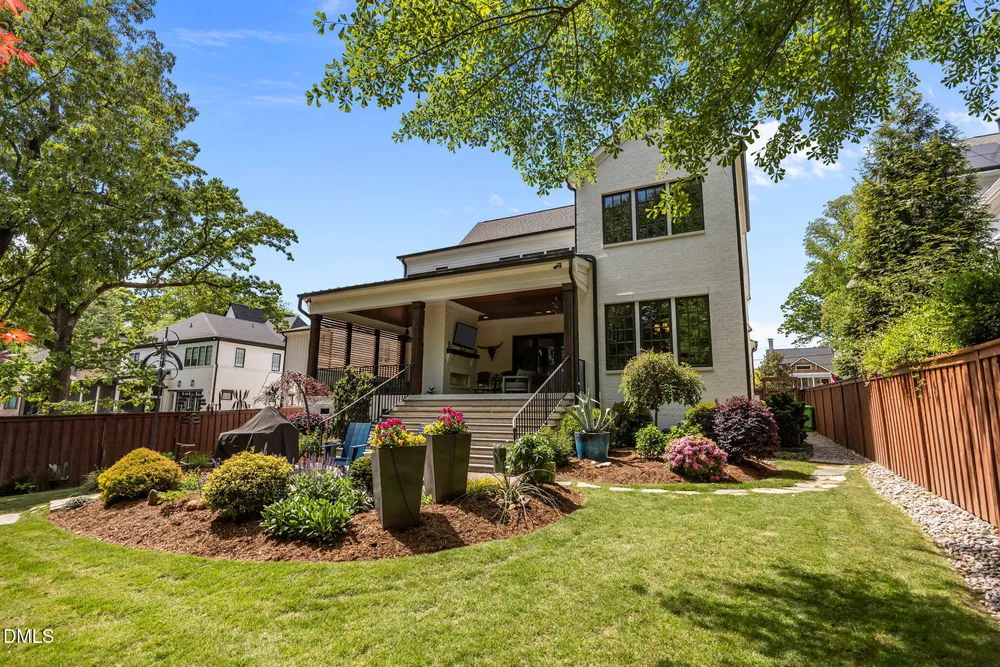 2118 Cowper Dr, Raleigh, NC 27608-1324