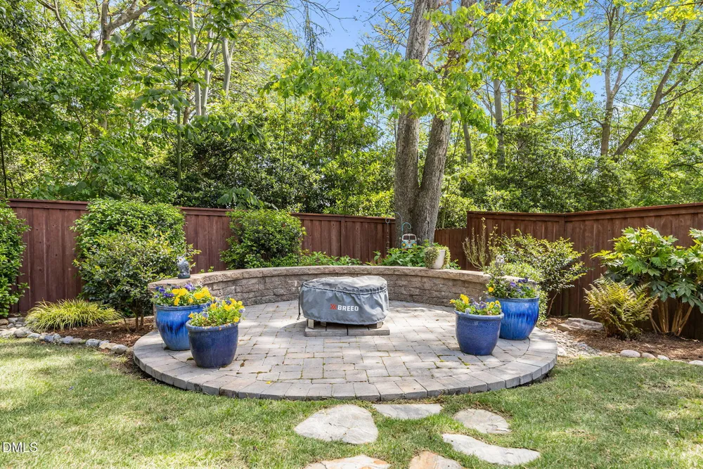 2118 Cowper Dr, Raleigh, NC 27608-1324