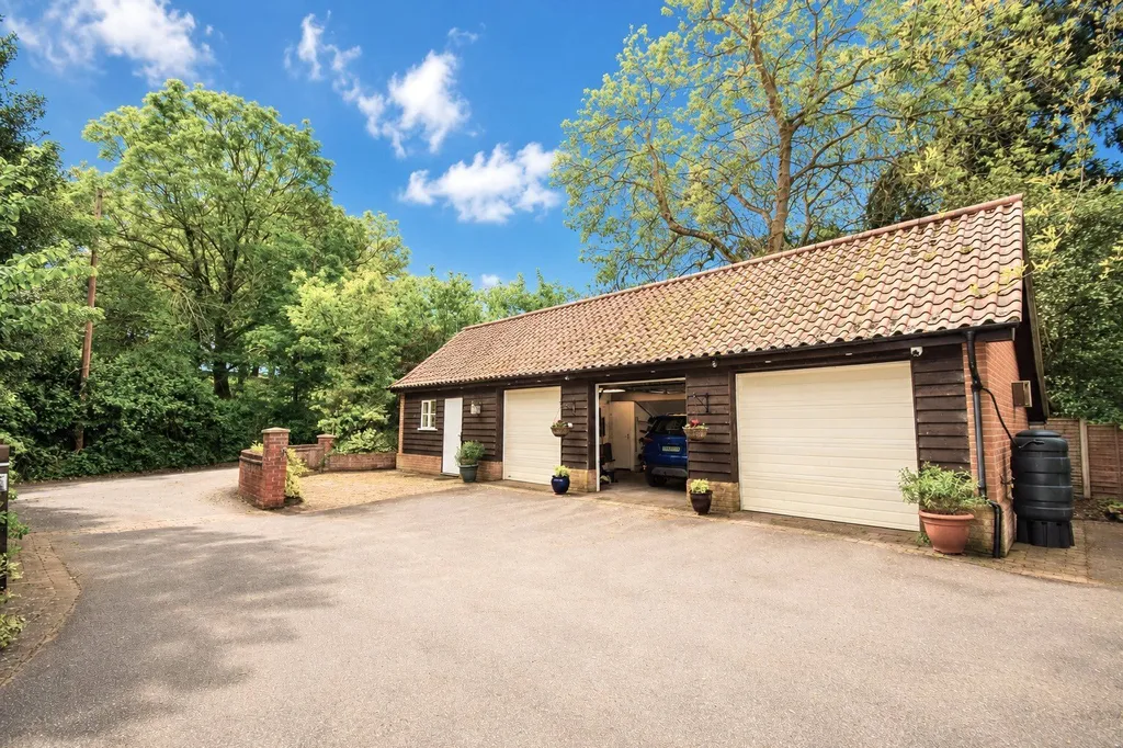 3 Bedroom House For Sale: Gromford Lane, Snape, Saxmundham, Suffolk, IP17
