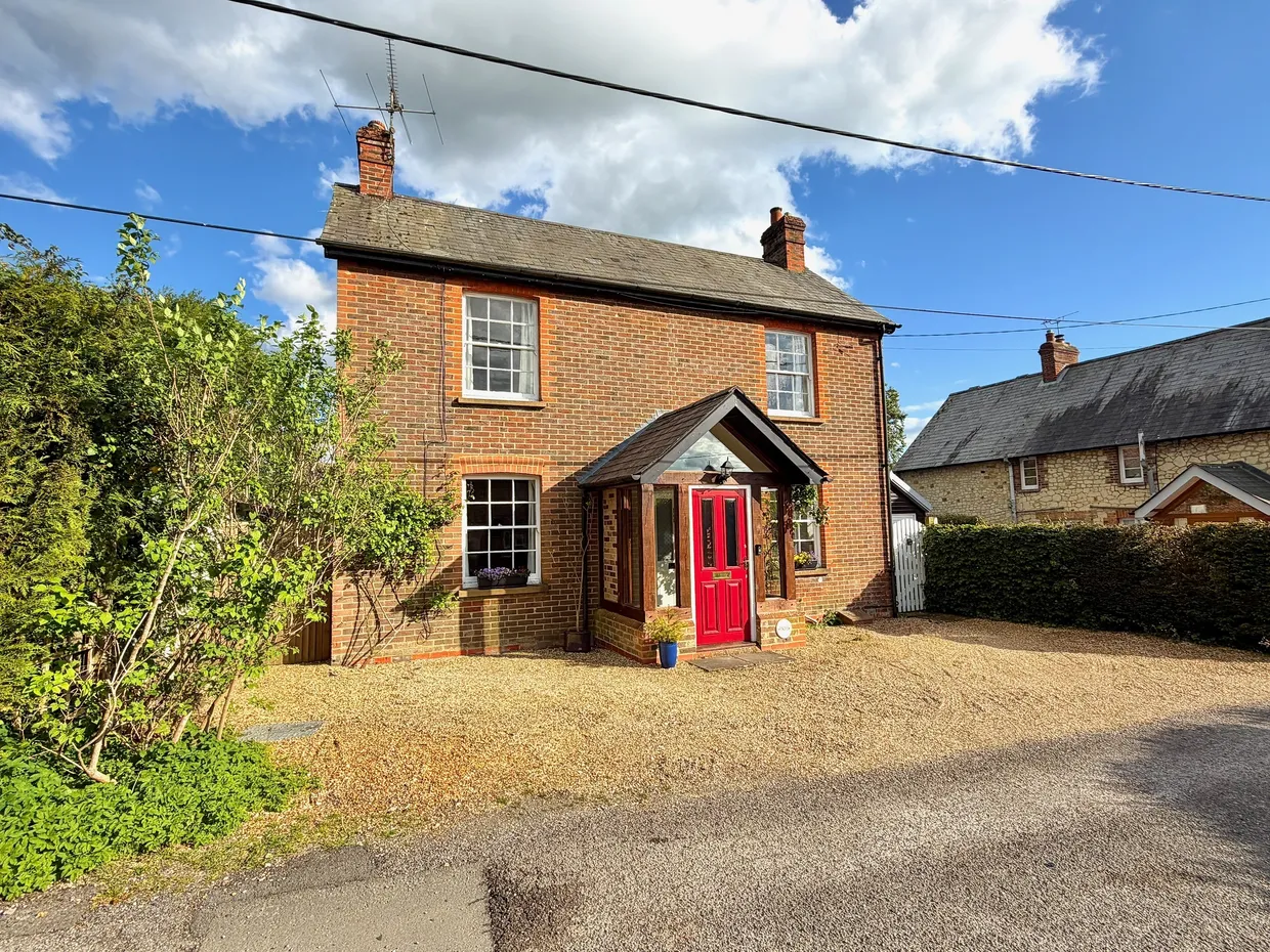 Hastards Lane, Selborne, Alton, GU34 photo 1