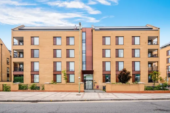 Quayle Cres Whetstone N20