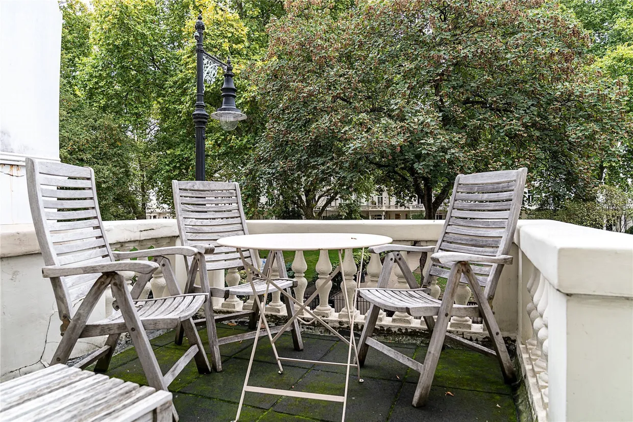 St George's Square, London, SW1V photo 5