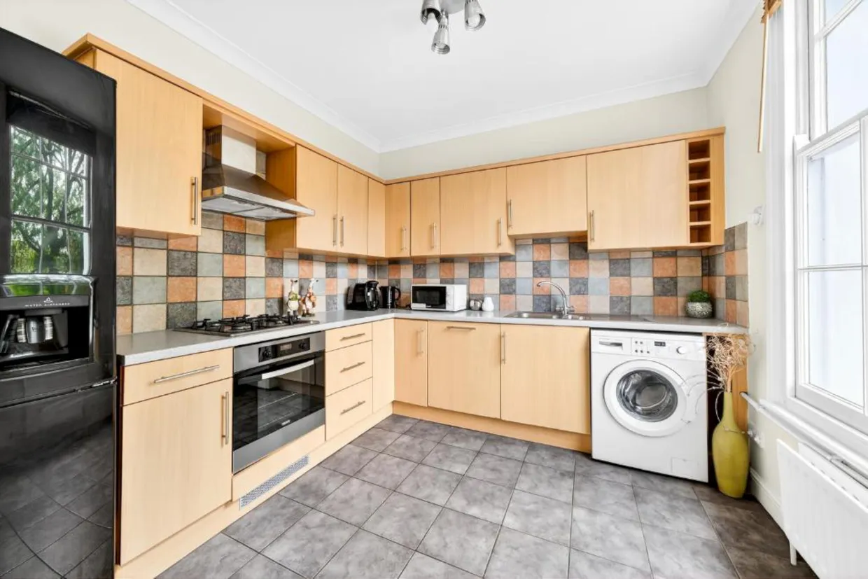 Shooters Hill Road, London, SE3 photo 3