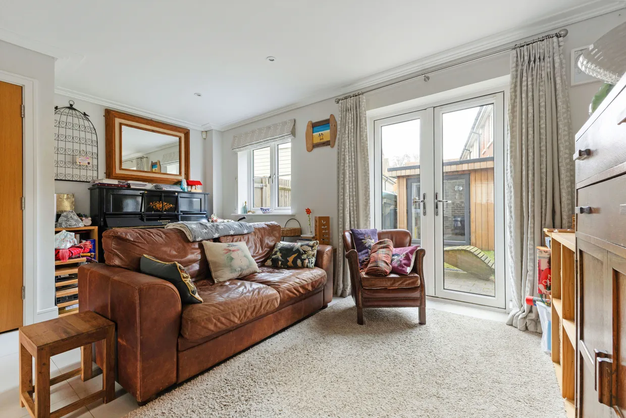 Hunters Place, Hindhead, GU26 photo 4