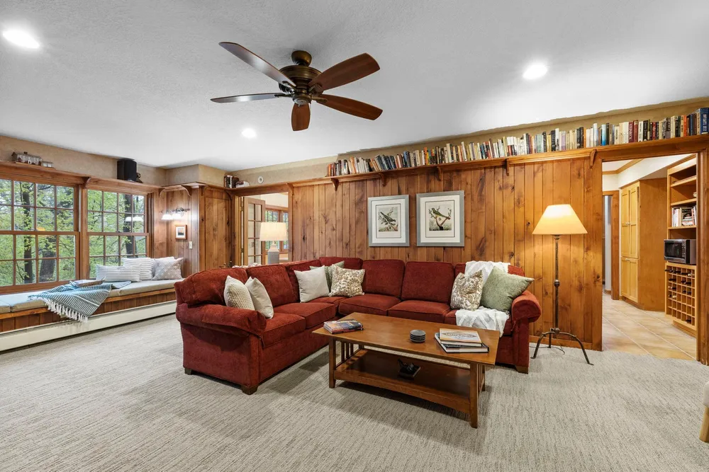 3942 Willmatt Hill, Minnetonka, MN 55305