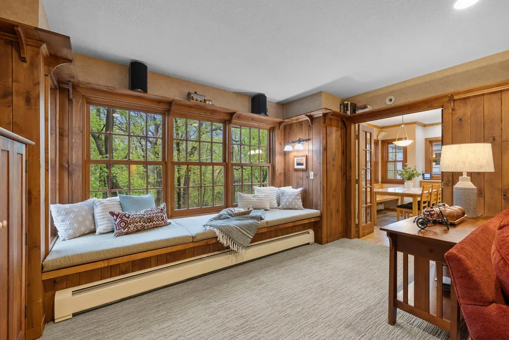 3942 Willmatt Hill, Minnetonka, MN 55305