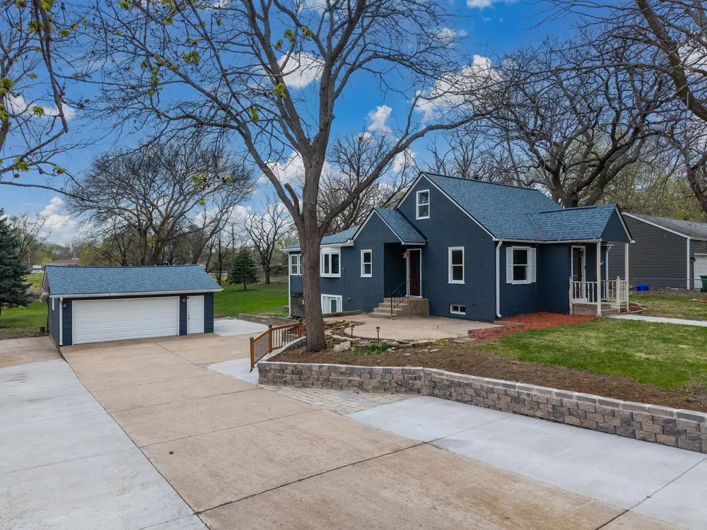 6610 Lucia Ln NE, Fridley, MN 55432