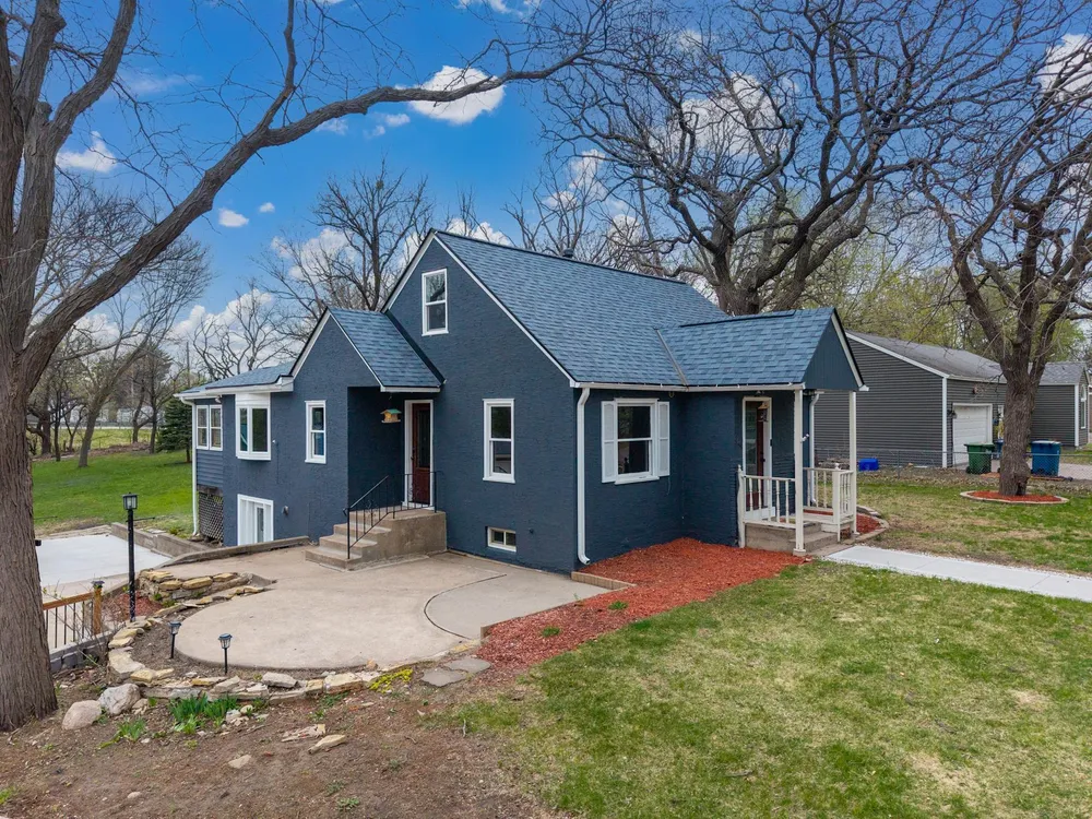 6610 Lucia Ln NE, Fridley, MN 55432