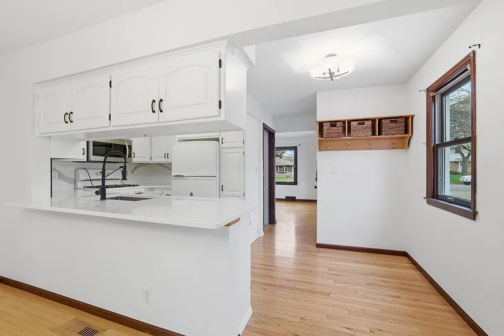 6610 Lucia Ln NE, Fridley, MN 55432