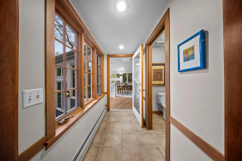 3942 Willmatt Hill, Minnetonka, MN 55305