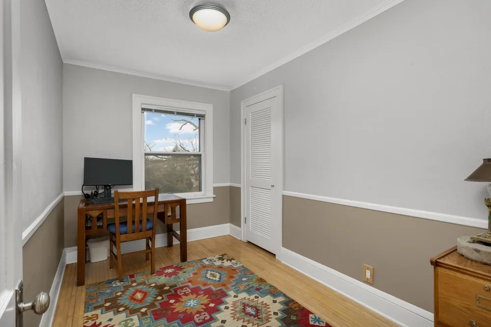 2414 W 54th St, Minneapolis, MN 55410