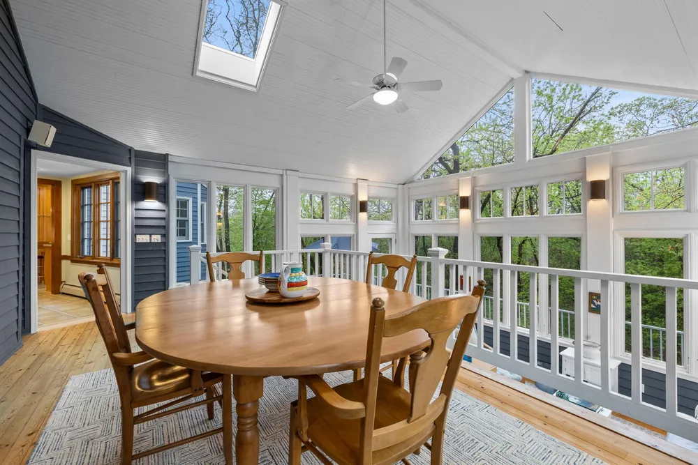 3942 Willmatt Hill, Minnetonka, MN 55305
