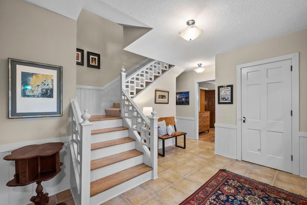 3942 Willmatt Hill, Minnetonka, MN 55305