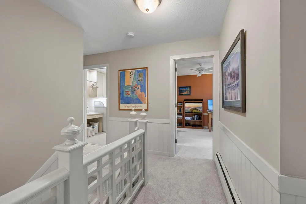 3942 Willmatt Hill, Minnetonka, MN 55305