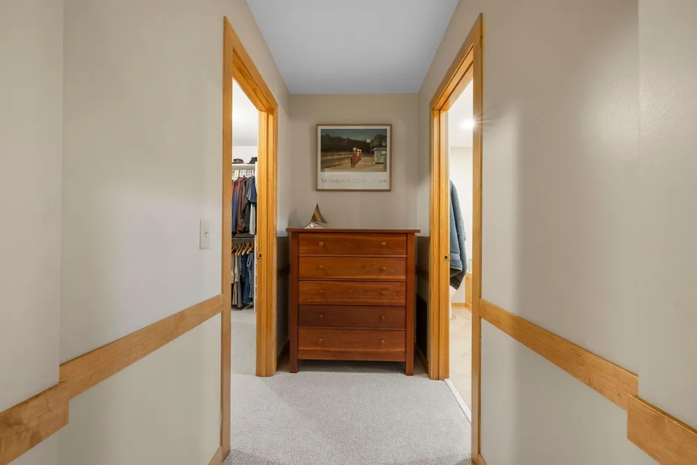 3942 Willmatt Hill, Minnetonka, MN 55305