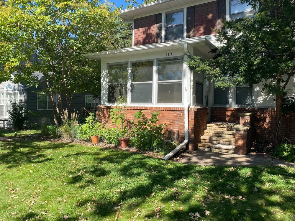 2414 W 54th St, Minneapolis, MN 55410