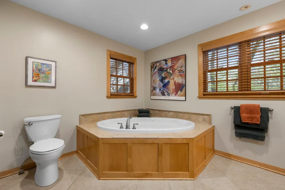 3942 Willmatt Hill, Minnetonka, MN 55305