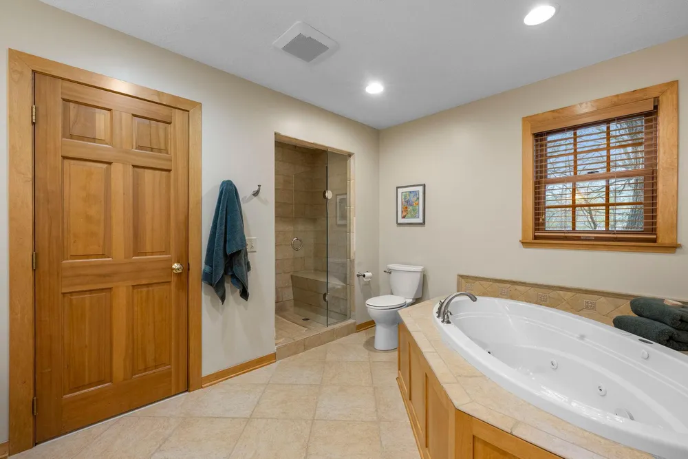 3942 Willmatt Hill, Minnetonka, MN 55305