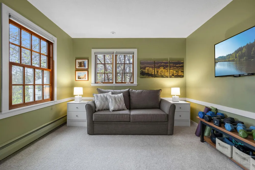 3942 Willmatt Hill, Minnetonka, MN 55305