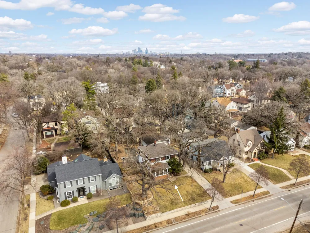 2414 W 54th St, Minneapolis, MN 55410