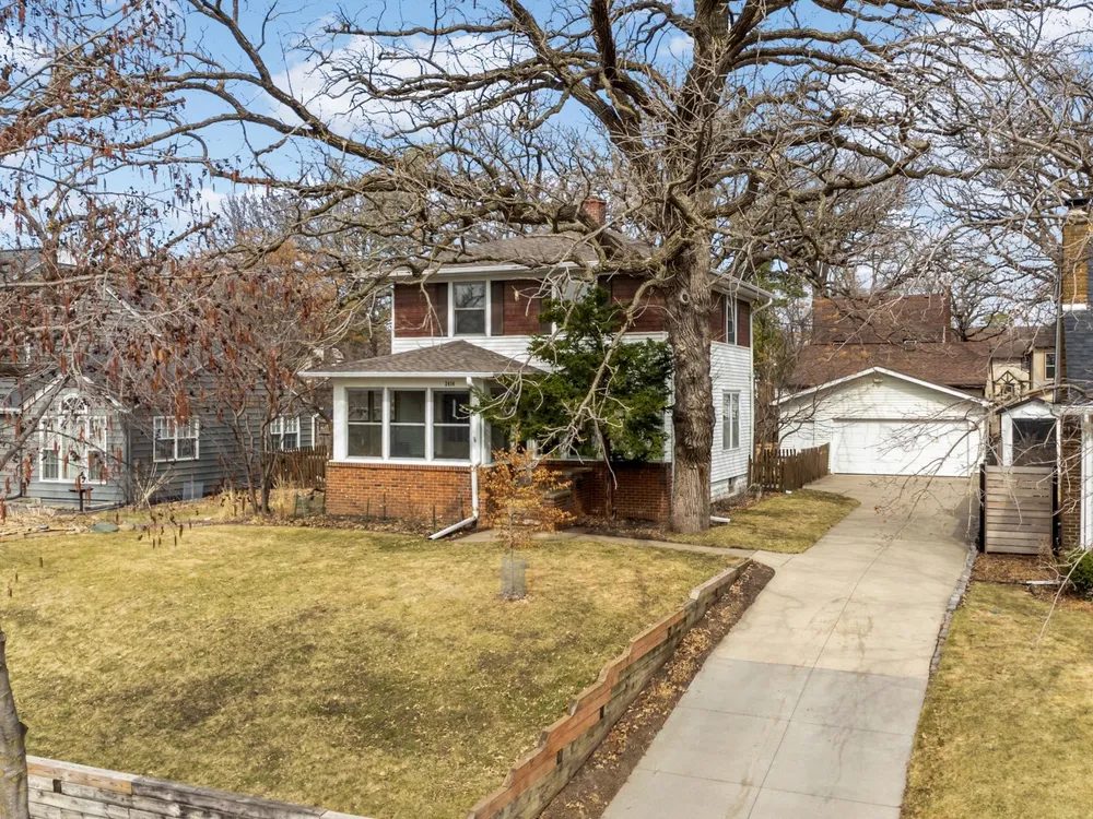 2414 W 54th St, Minneapolis, MN 55410