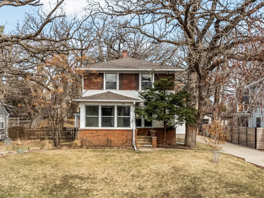 2414 W 54th St, Minneapolis, MN 55410