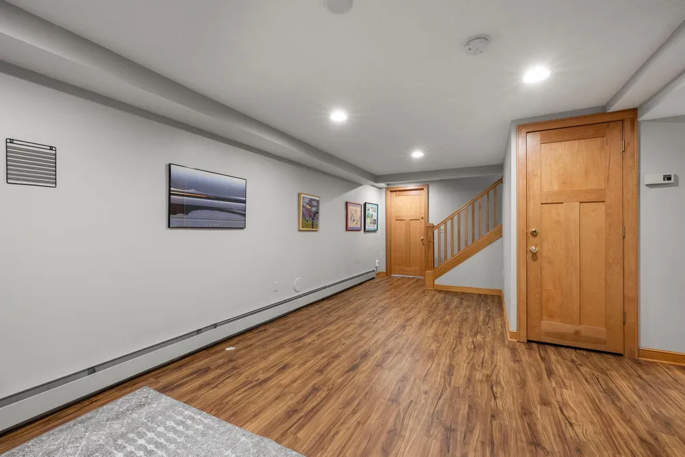 3942 Willmatt Hill, Minnetonka, MN 55305