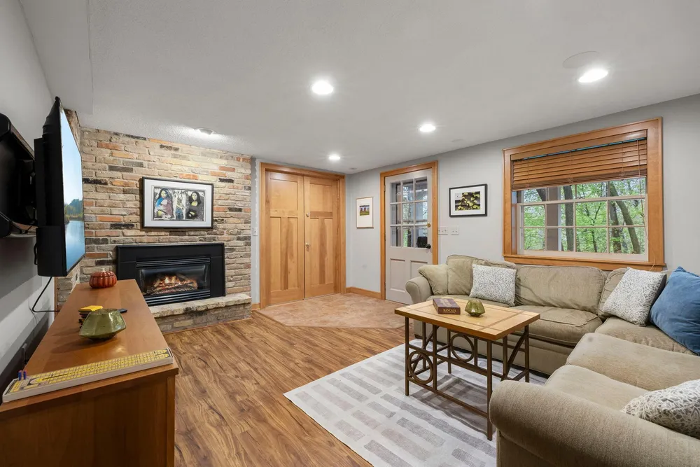 3942 Willmatt Hill, Minnetonka, MN 55305
