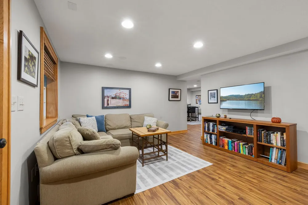 3942 Willmatt Hill, Minnetonka, MN 55305