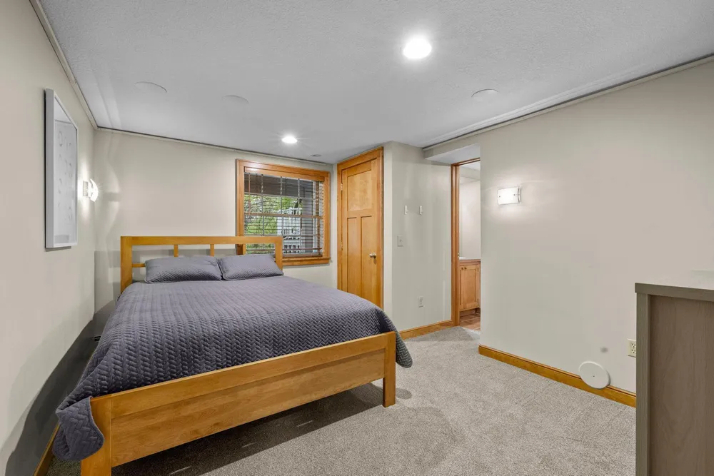 3942 Willmatt Hill, Minnetonka, MN 55305