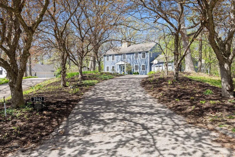 3942 Willmatt Hill, Minnetonka, MN 55305